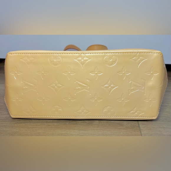 Louis Vuitton Perle Monogram Vernis Reade PM (vintage) Authentic - EUC - Picture 3 of 10